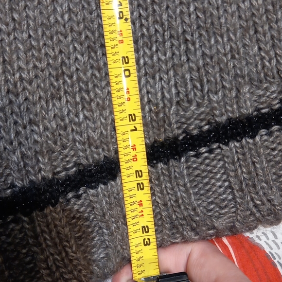 Armani Jeans wool acrylic sweater. - Picture 9 of 12